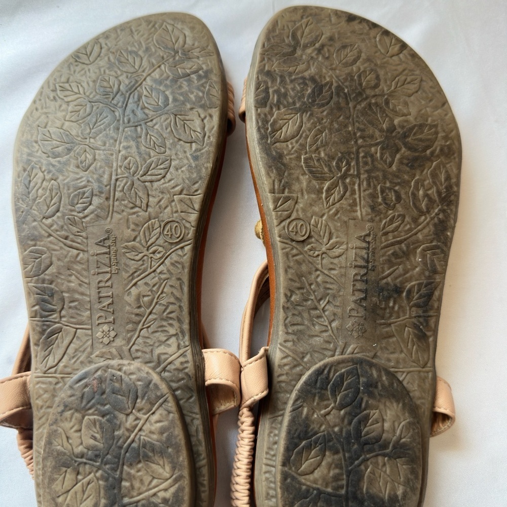 Patrizia Vegan Leather Tan Floral Women's Sandals Size 40 (US 9) - Picture 6 of 8